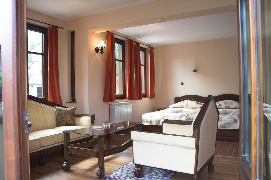 Hotel Old Times Asenovgrad Habitación foto