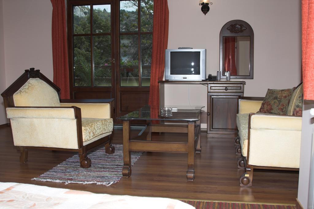 Hotel Old Times Asenovgrad Habitación foto